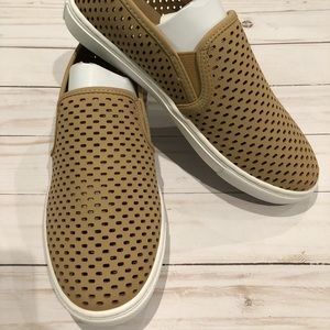 Steve Madden slip on sneakers